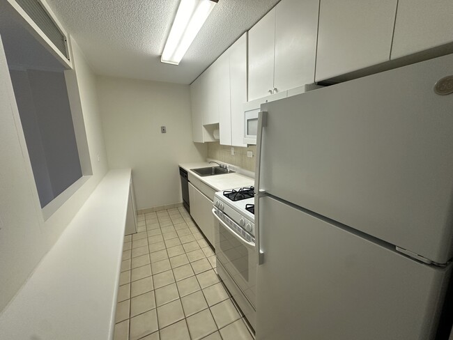 Building Photo - 9 Hawthorne Pl