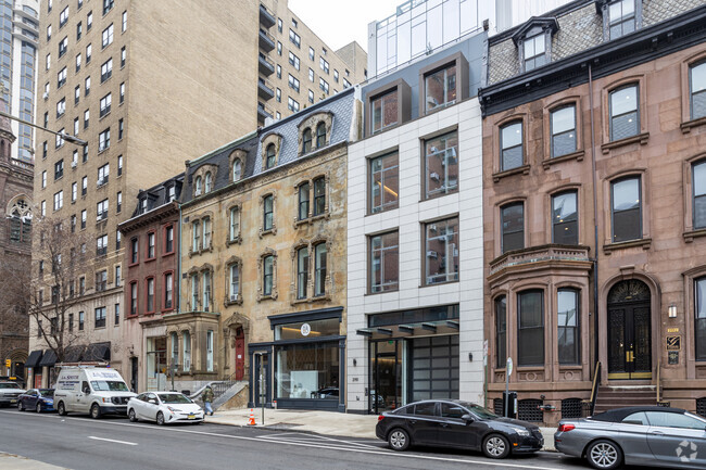 Building Photo - 2110 Walnut St