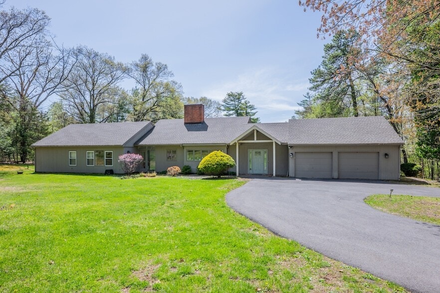 Primary Photo - 23 Vine Hill Rd