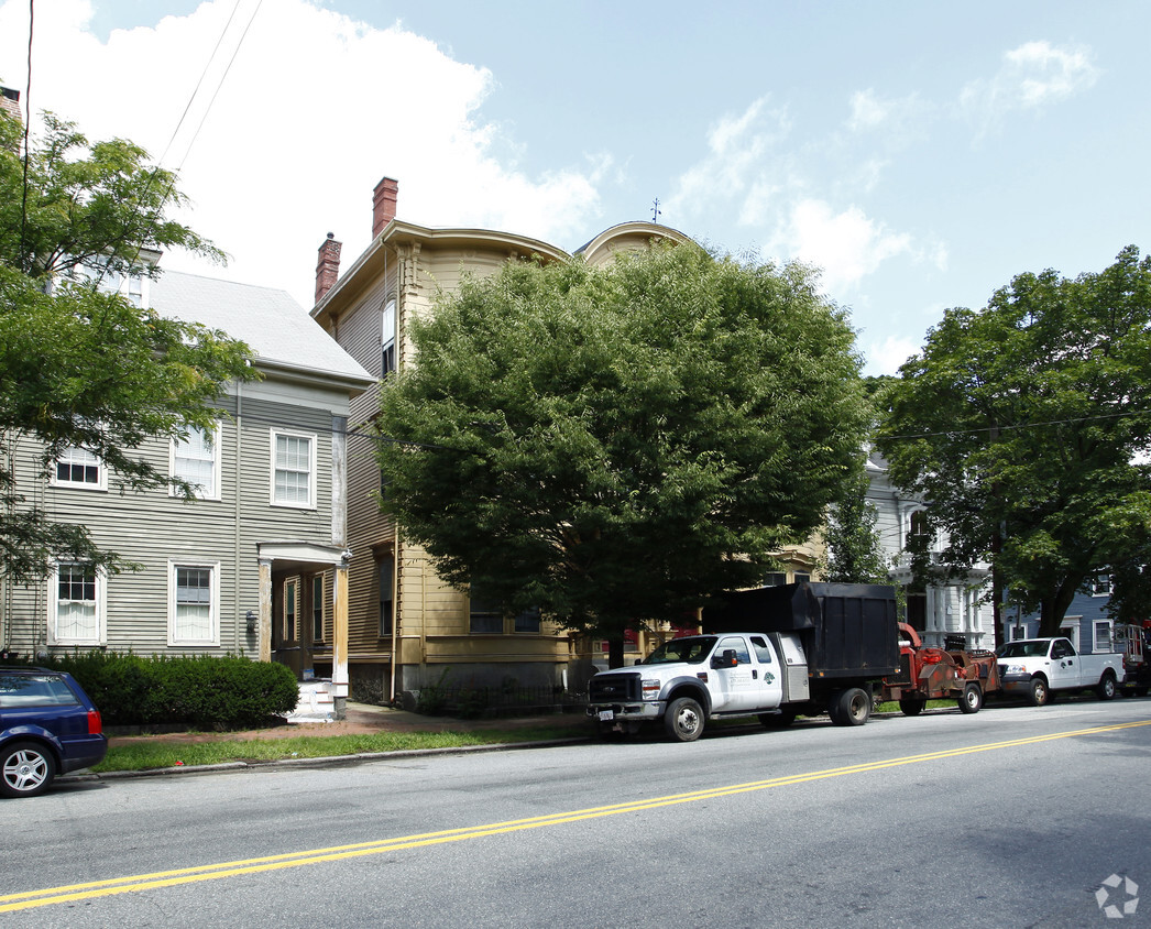 Foto del edificio - 350-352 Essex St