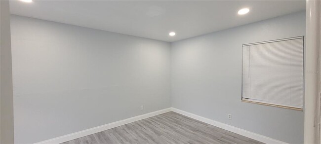 Foto del edificio - 6685 17th St N