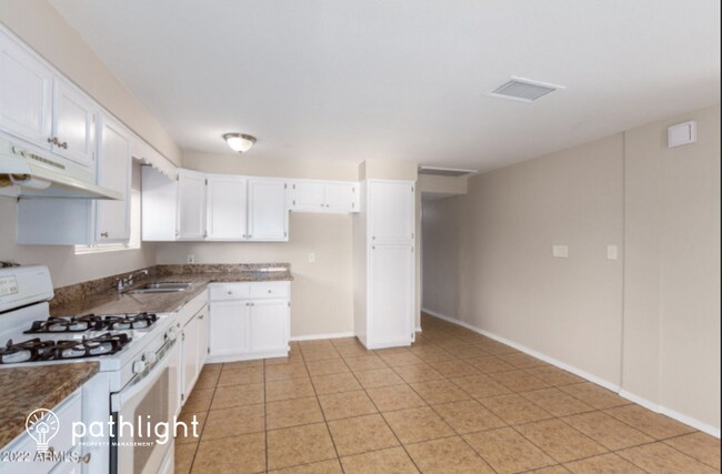 Building Photo - 13309 N B St