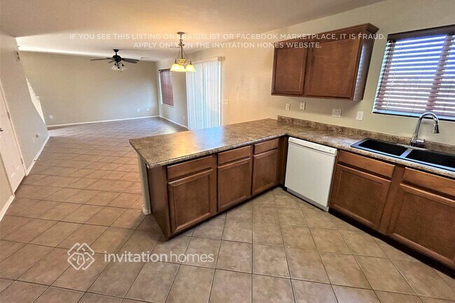Building Photo - 6707 W Desert Ln