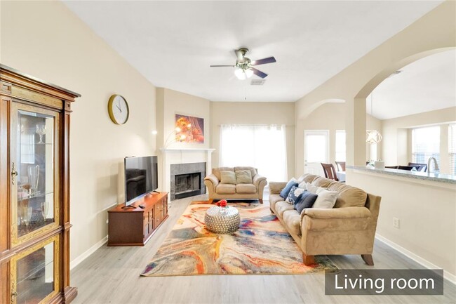 Building Photo - 12047 Ballardvale Ln