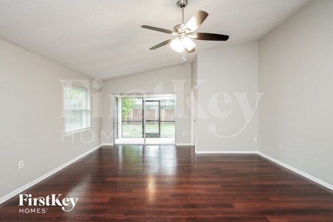 Foto del edificio - 10625 Wyndcliff Dr