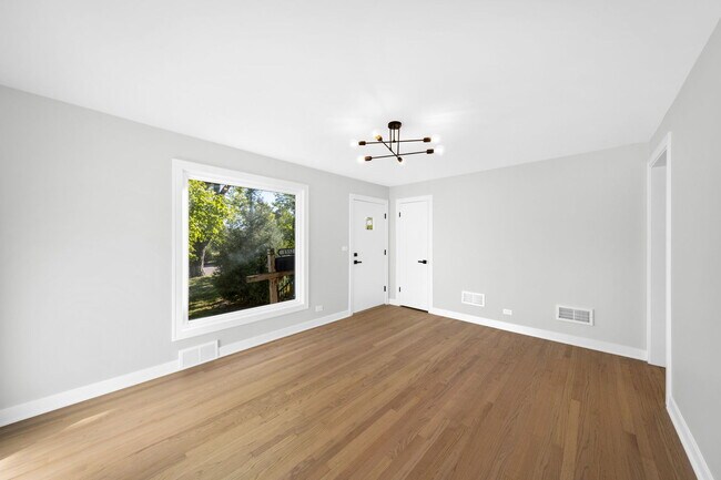 Foto del edificio - 1552 McCraren Rd