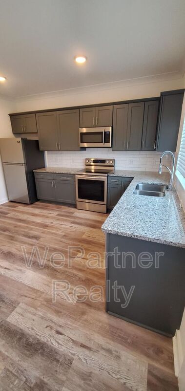 Building Photo - 2037 Ocean Dr NW