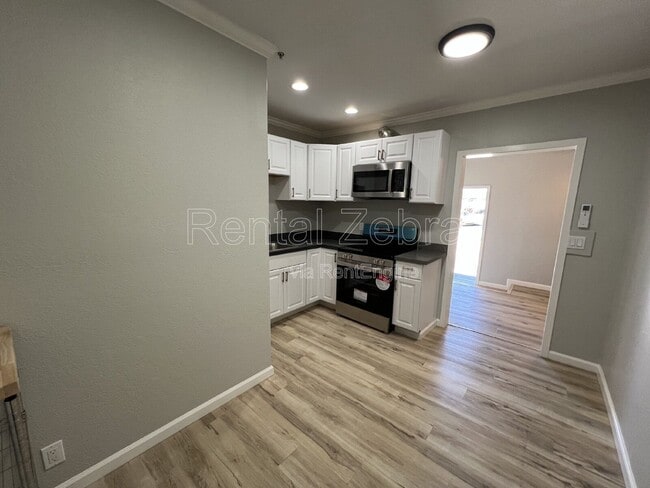 Building Photo - 343 Arlen Dr