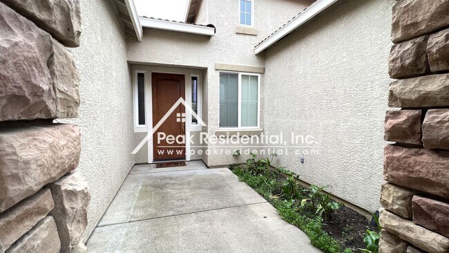 Building Photo - 4 br, 3 bath House - 3412 Noblessa Way