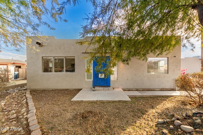 Building Photo - 407 E Eason Ave