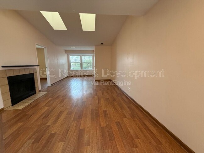 Foto del edificio - 1237 Wyndham Ct