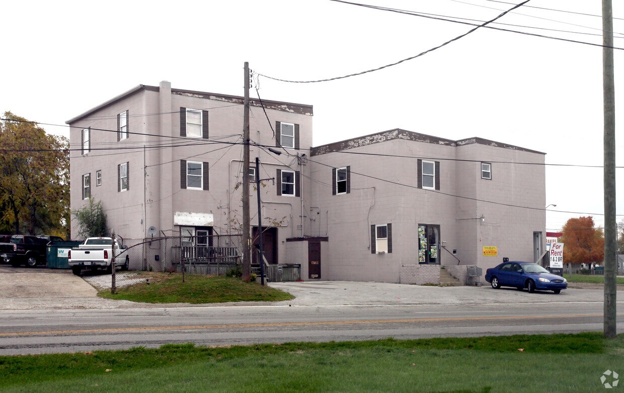 Building Photo - 3030-3032 Southeastern Ave