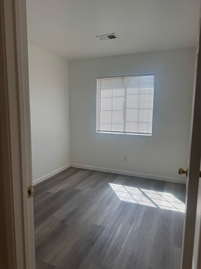 Building Photo - 530 Sunset Meadow Ln