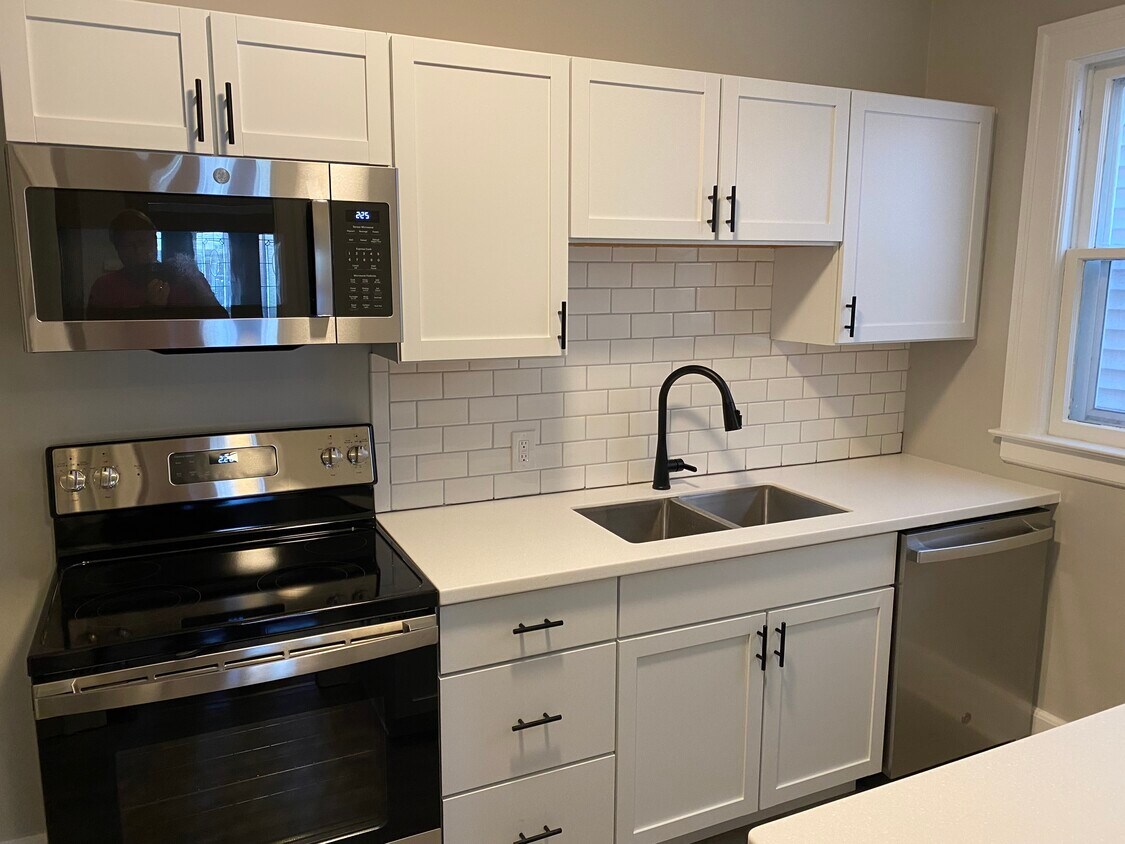 Foto principal - 848 Beaconsfield Ave