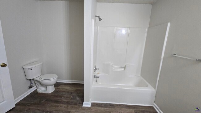 Foto del edificio - 310 Orchard Way