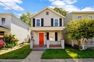 Building Photo - 610 Shepherd St