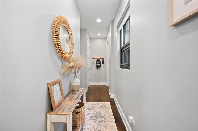 Foto del edificio - 1349 N Leavitt St