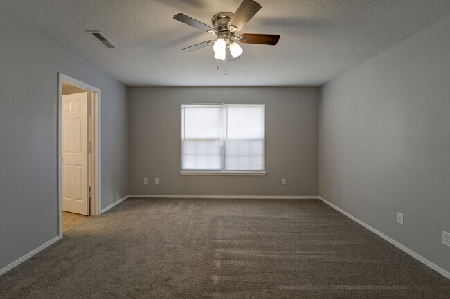 Foto del edificio - 344 Grant Springs Dr