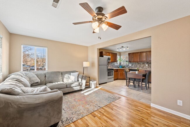 Foto del edificio - 136 E 5th Ave