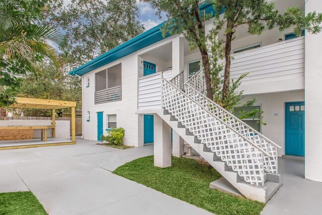 Foto del edificio - Renovated 2-Bedroom with 2 Bathrooms + Pri...