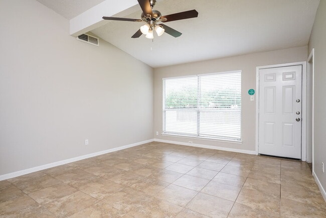 Foto del edificio - 518 Magnolia Bend St