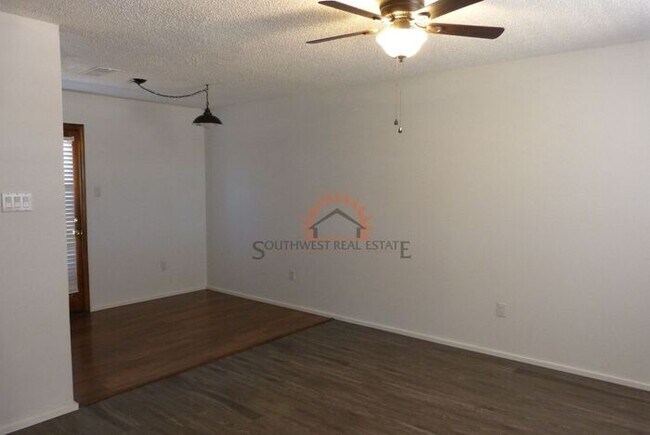 Foto del edificio - Super cute 2 bedrooms 1 bath apartment.