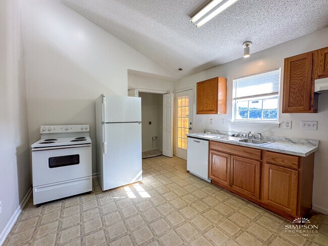 Foto del edificio - 7024 Davis Forest Ln