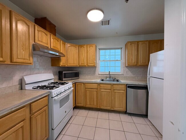 Foto del edificio - 12 Bergen Ave