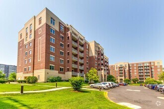 Building Photo - 8727 W Bryn Mawr Ave