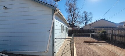 Building Photo - 211 1st St