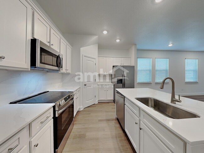 Foto del edificio - 16397 Aubergine Aly