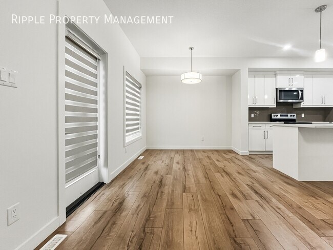 Building Photo - AMAZING 3 BEDS, 2.5 UPPER/MAIN FLOOR IN CHAPPELLE