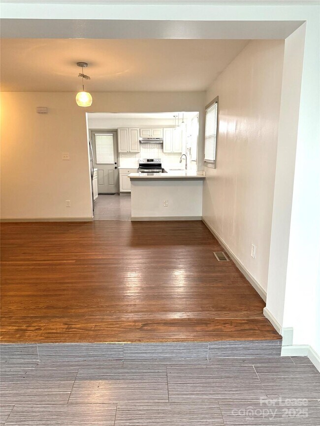 Foto del edificio - 3134 Parkway Ave