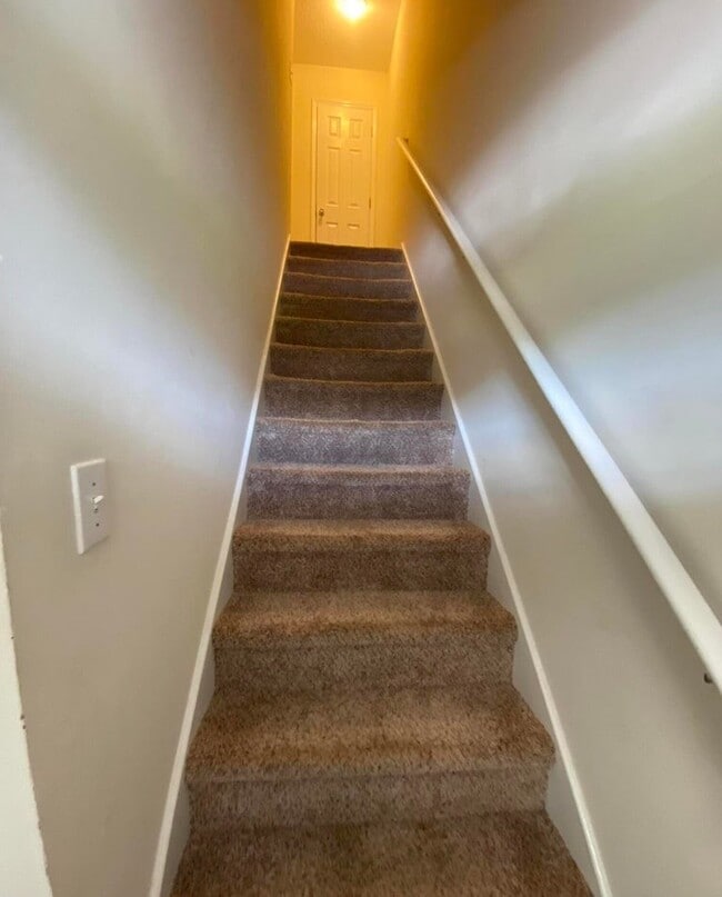 Building Photo - 601 Peletier Loop Rd