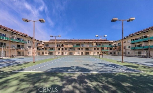 Foto del edificio - 5460 White Oak Ave