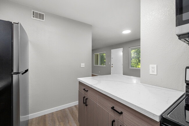 Building Photo - 50 Devon Ct