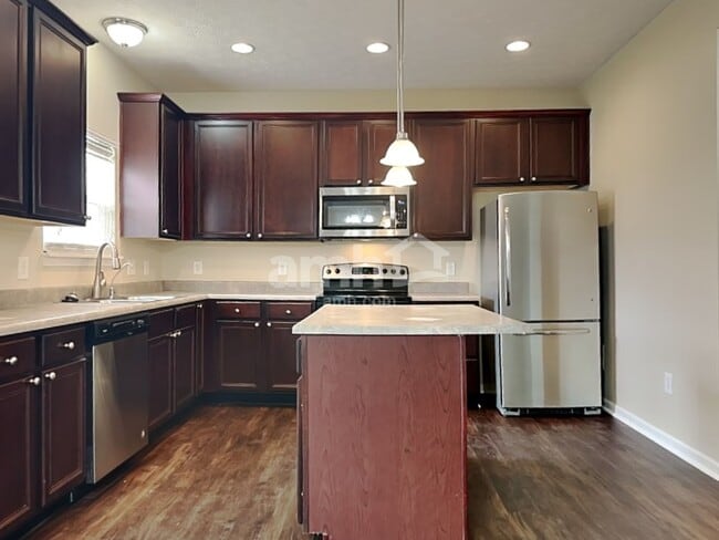 Building Photo - 9711 Brooks Dr