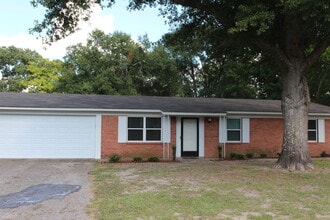 Building Photo - 8142 Tina Dr