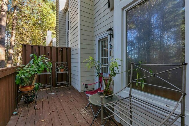 Building Photo - 2439 Valley Cove Dr