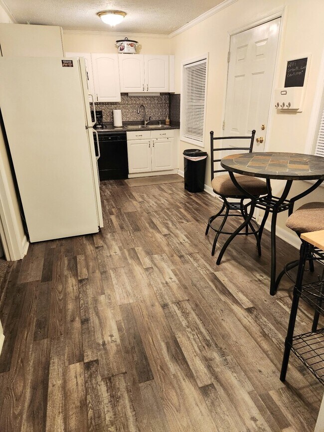 Photo - Fully Furnished 2BR/2BA Monthly Rental in ... Apartment