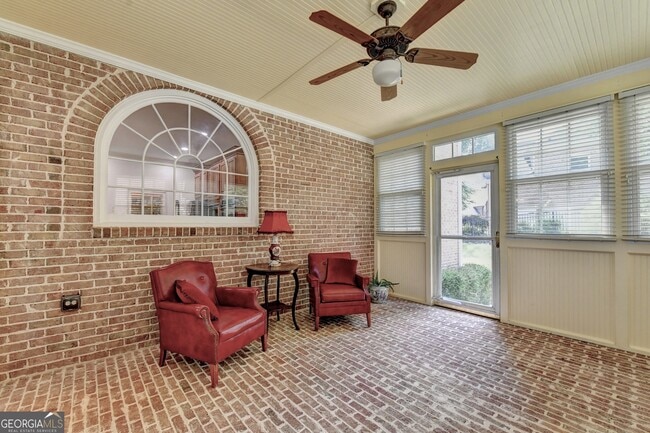 Foto del edificio - 8910 Pinehurst Cove