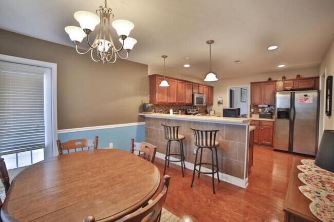 Building Photo - Upscale 3 to 4 BR home in The Willows at Leland. Two car garage, community pool!