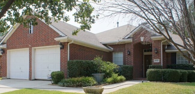 Foto del edificio - 1666 Knoll Ridge Circle
