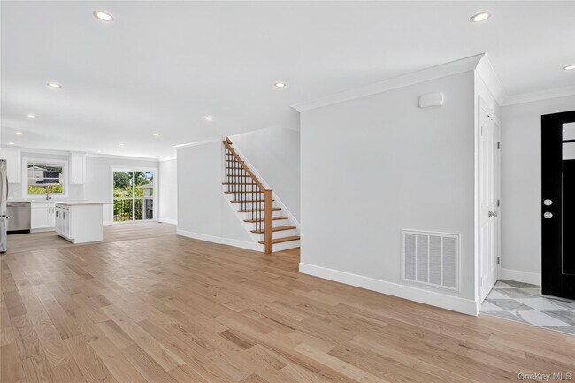 Foto del edificio - 42 Linwood Rd N