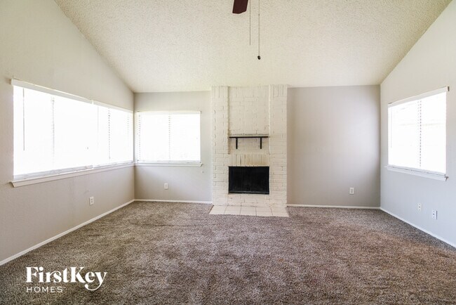 Building Photo - 17902 Fieldglen Dr