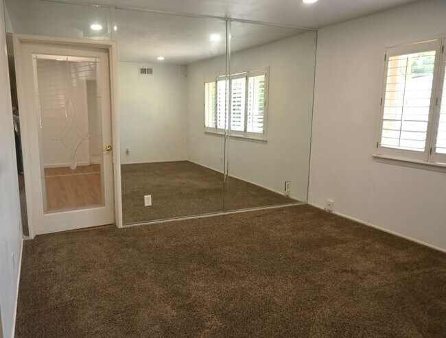 Foto del edificio - Resident Benefit Package Property