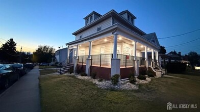 Building Photo - 153 Main St