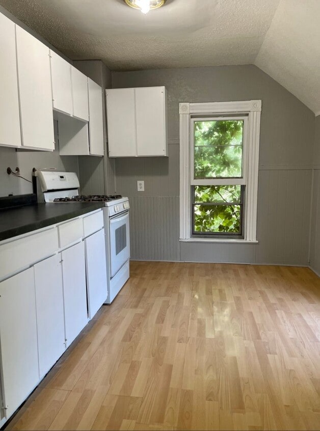 Primary Photo - Amazing 3 bedroom duplex in St.Paul!