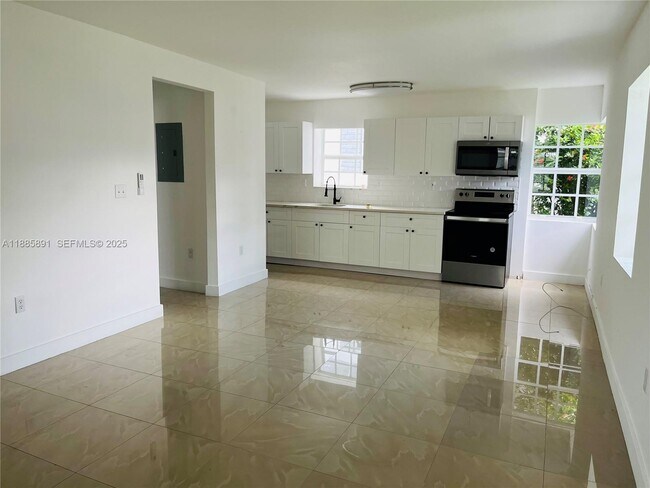 Foto del edificio - 1935 Marseille Dr