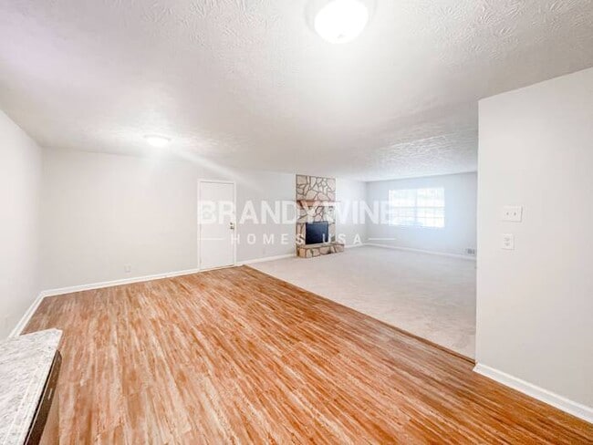 Building Photo - 3810 Rock Hollow Ct